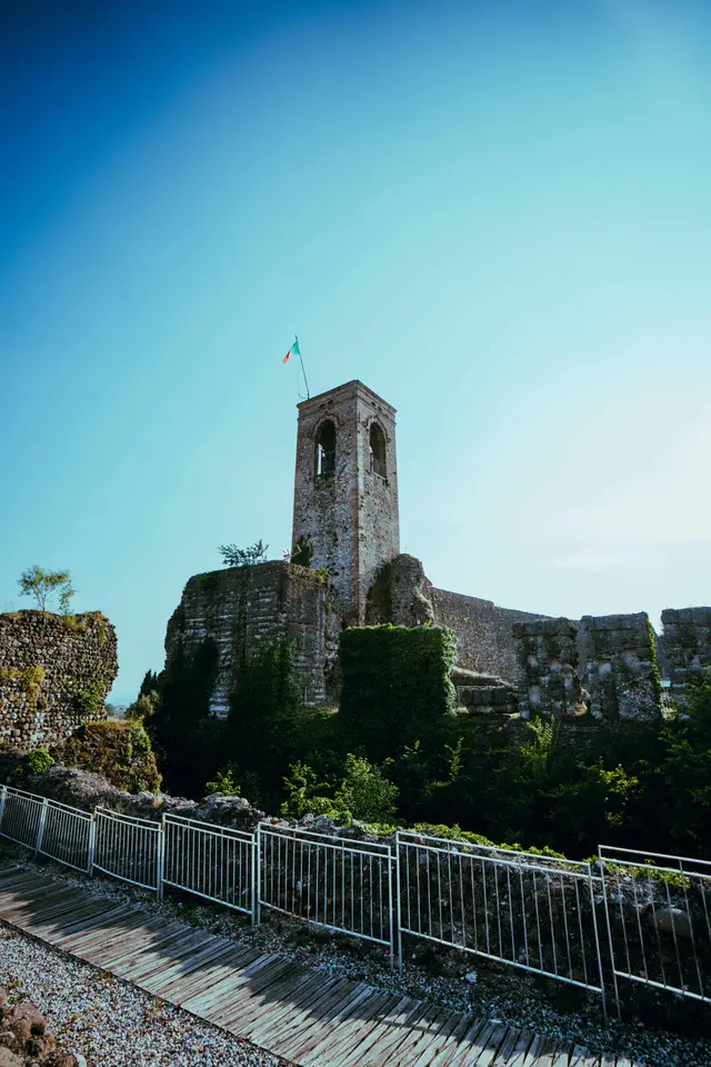 THA CASTLE ACT 1 – foto 6